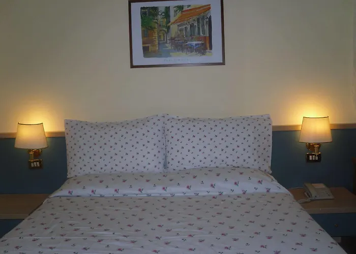 Castelfidardo 2* Roma